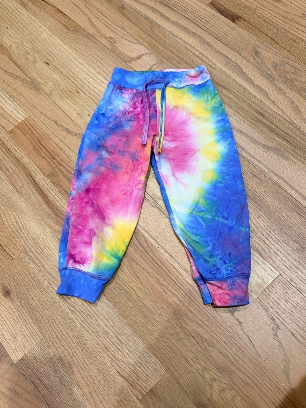 Denny’s toddler girl Random Hearts brand tie dye thin joggers